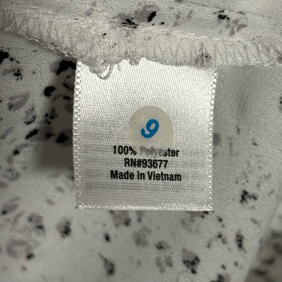 ana Lg Top 3/4 sleeves black white split 1/4 open front geometric print LIKE NEW - Picture 7 of 10